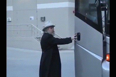 Meeting Merle Haggard and entering backstage for concert 2010 05 02 06H44M PM_gif.gif (14.37 MiB) Viewed 72195 times Terry Lee Hardesty and Merle Haggard